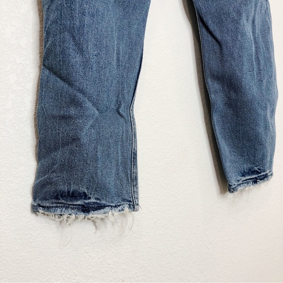 Hollister Curvy High Rise Ripped Mom Jeans Blue Denim Size 28 Short - Picture 6 of 16